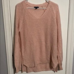 Gap size large pink vneck sweater